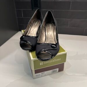 Naturalizer Women’s shows, size 8.  Light Black Color. New.  Not worn.
